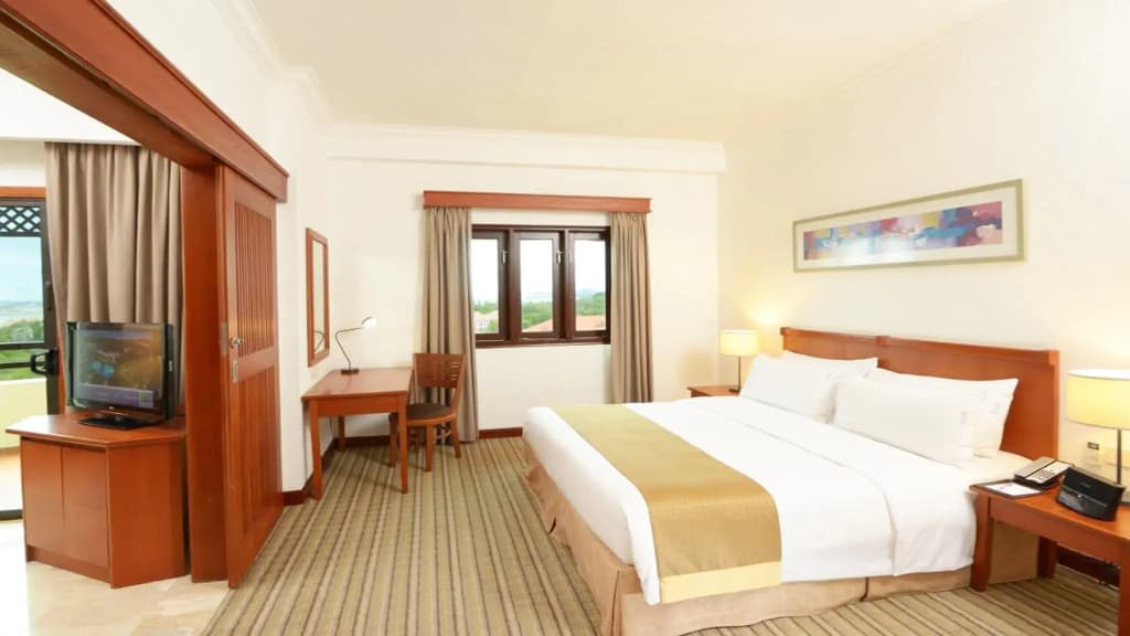 Double Suite full double bed