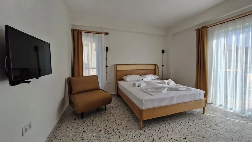 Standard Double room with balcony and with courtyard view full double bed