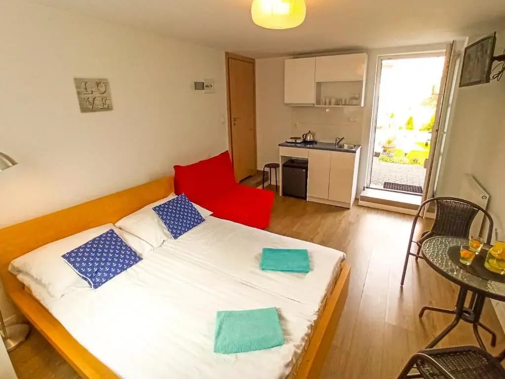 Standard Triple room