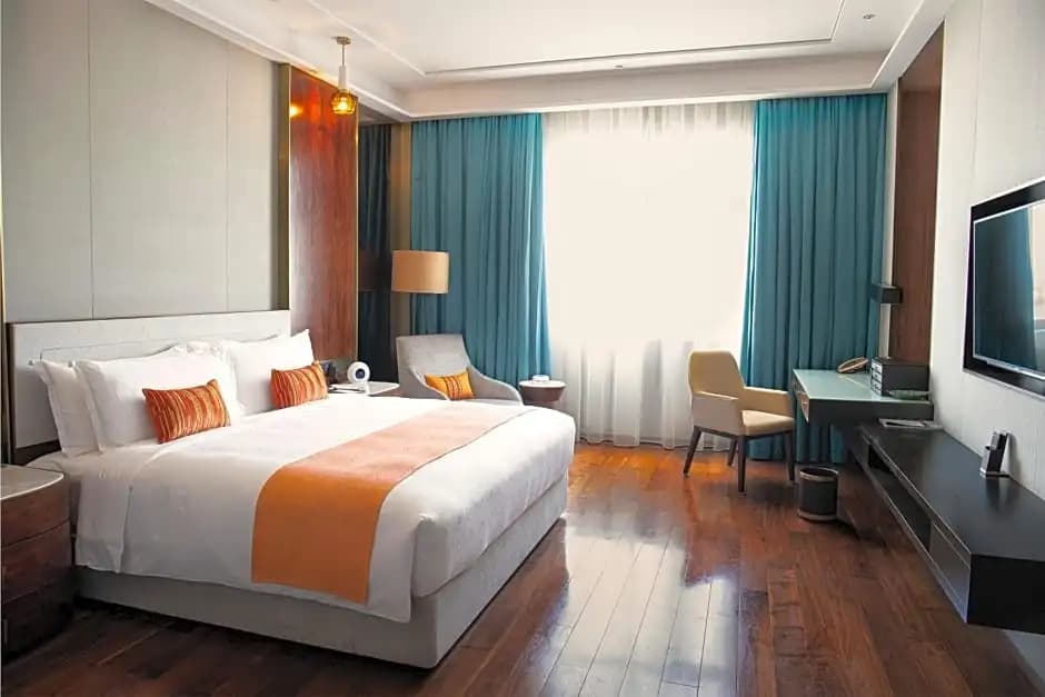 Executive Double room with city view full double bed