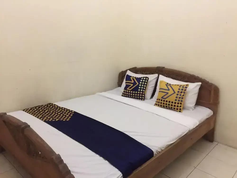 Economy room