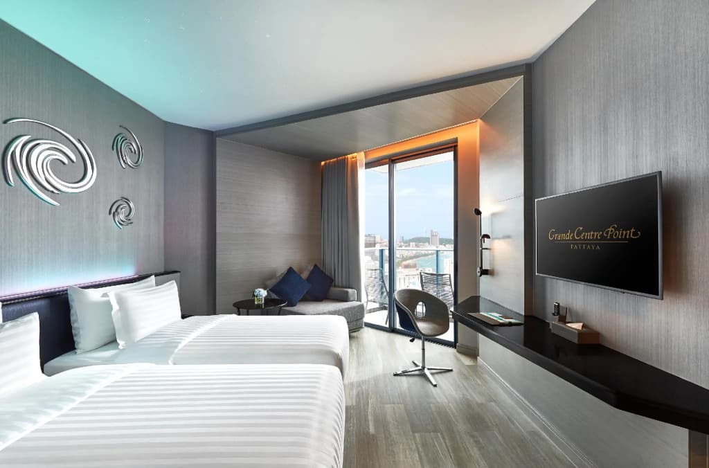 Deluxe Double room with balcony and with sea view twin beds