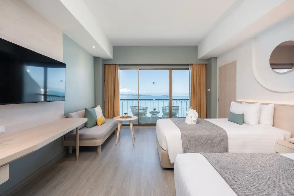 Deluxe room with ocean view