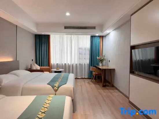 Standard Double room with courtyard view twin beds