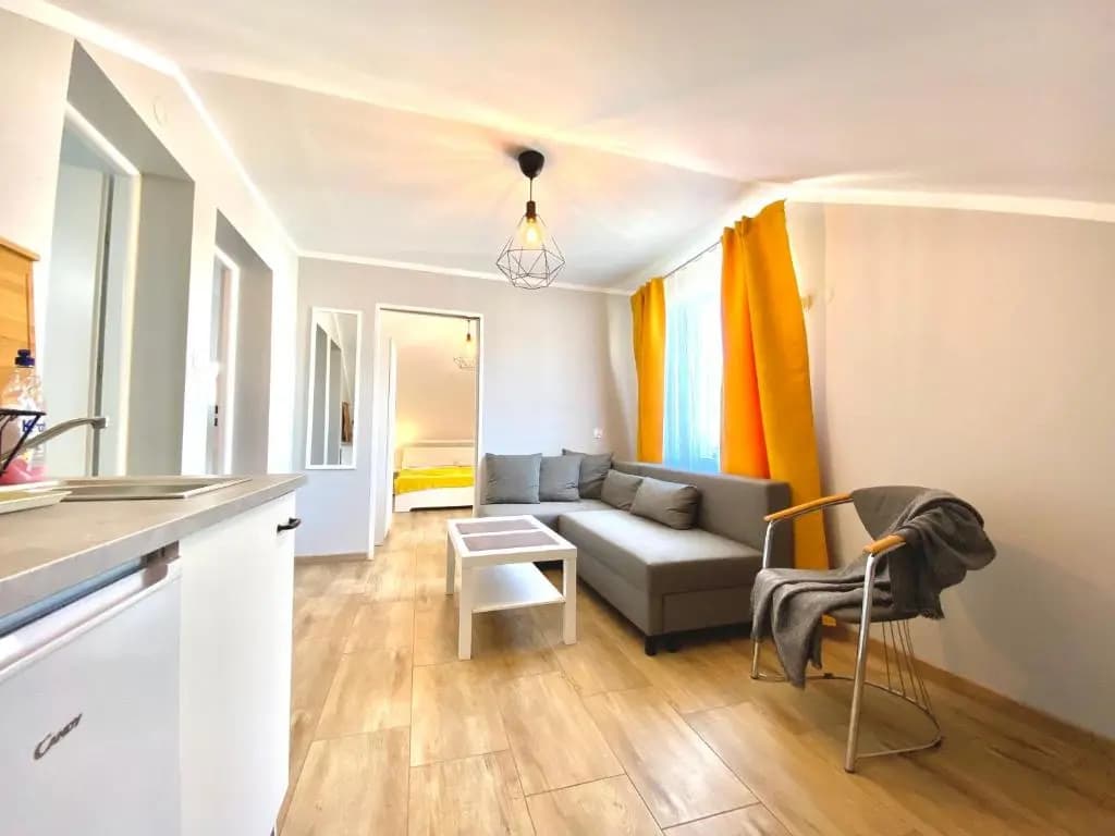 1 Bedroom Apartment