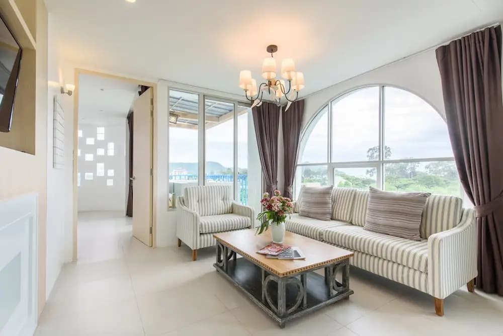 2 Bedrooms Suite with sea view