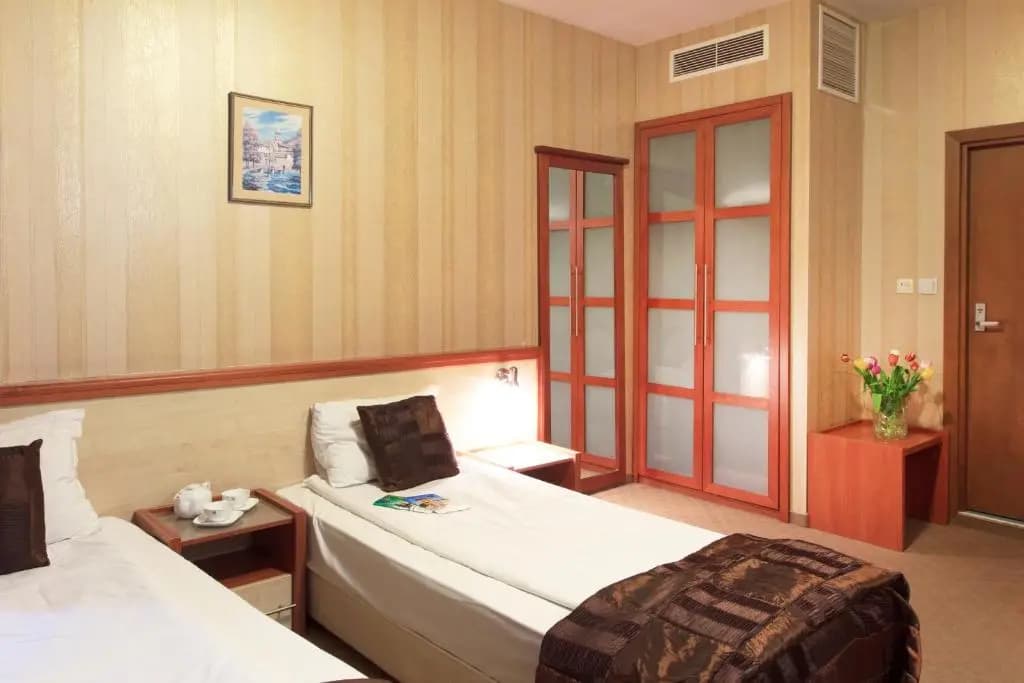 Economy room