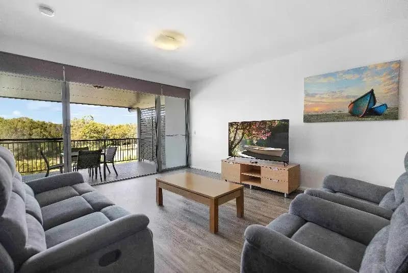 2 Bedrooms Apartment with balcony and with pool view