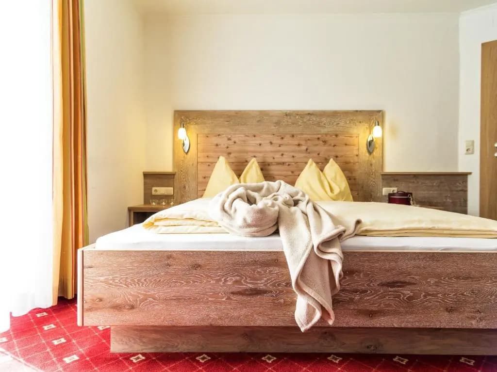 Standard Double room with balcony full double bed