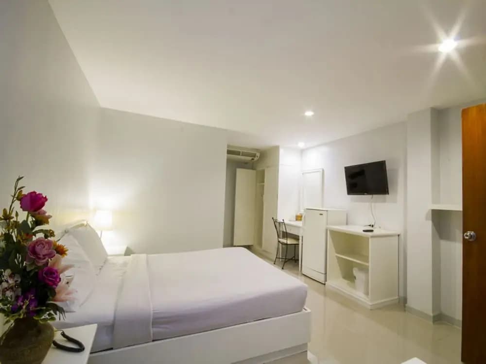 Economy room