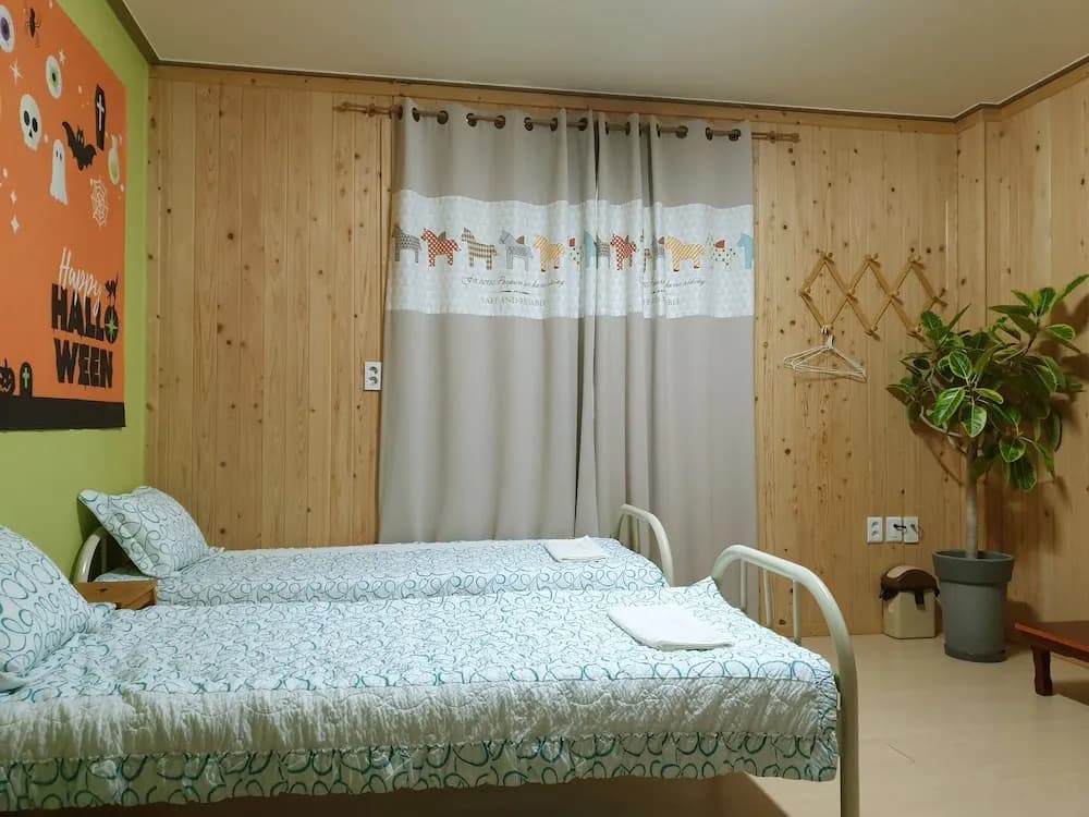Economy room