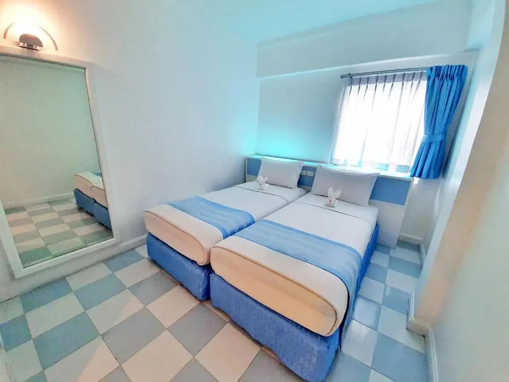 Economy room