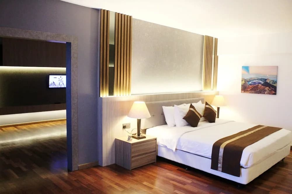 Executive Double Suite with balcony and with view full double bed