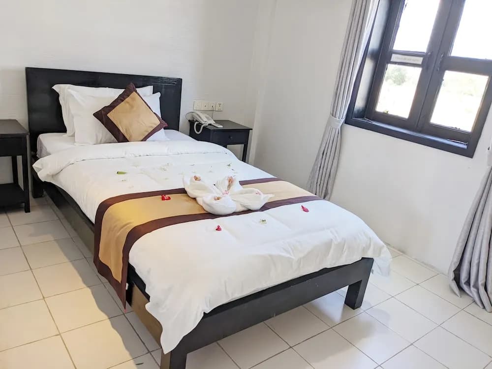 Standard Triple room with balcony and with sea view
