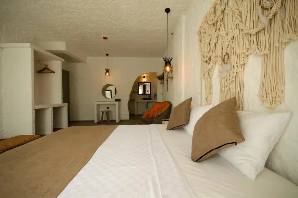 Deluxe Double room with balcony full double bed
