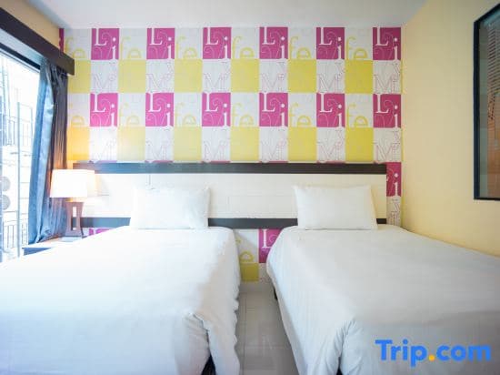 Double Studio twin beds