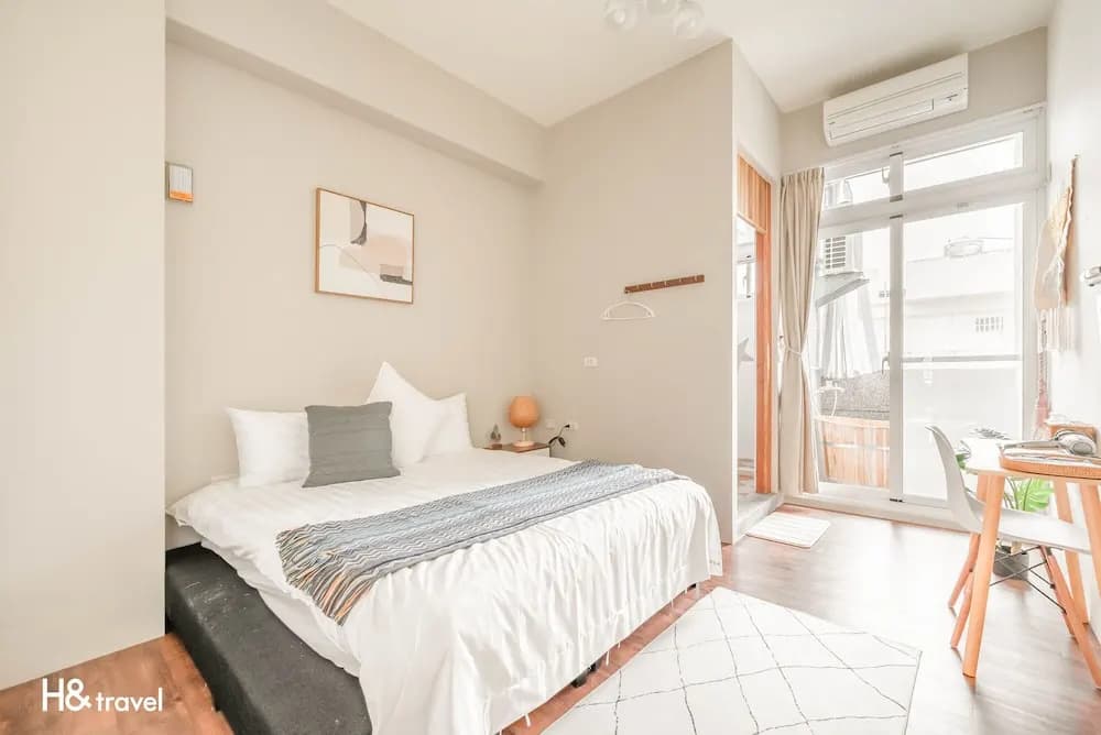 Standard Double room with balcony full double bed