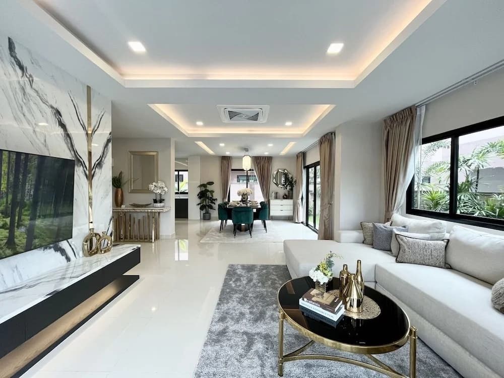 4 Bedrooms Luxury Villa with balcony