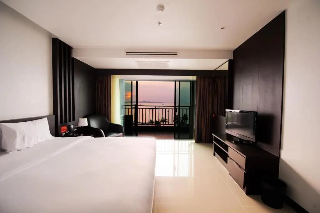 Deluxe Double room with sea view full double bed