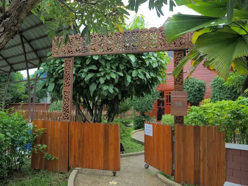 2 Bedrooms Standard Sextuple room with pool view