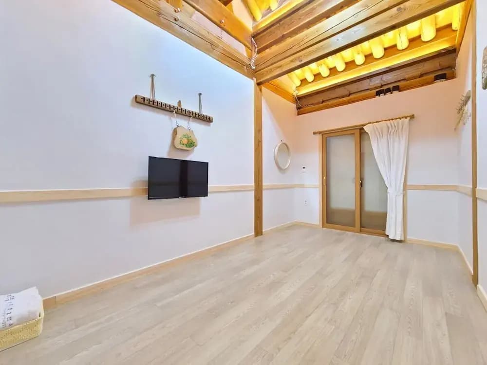 Economy room