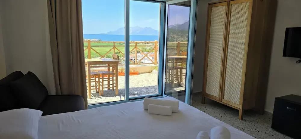 Standard Double room with sea view full double bed