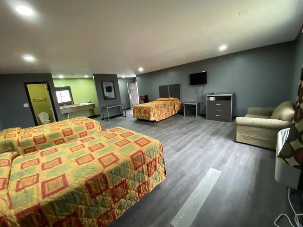 Standard Triple room