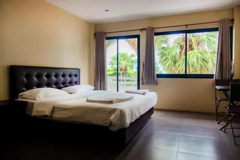 Deluxe Double room with sea view full double bed