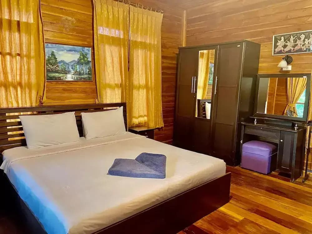 Double Bungalow with pool view full double bed