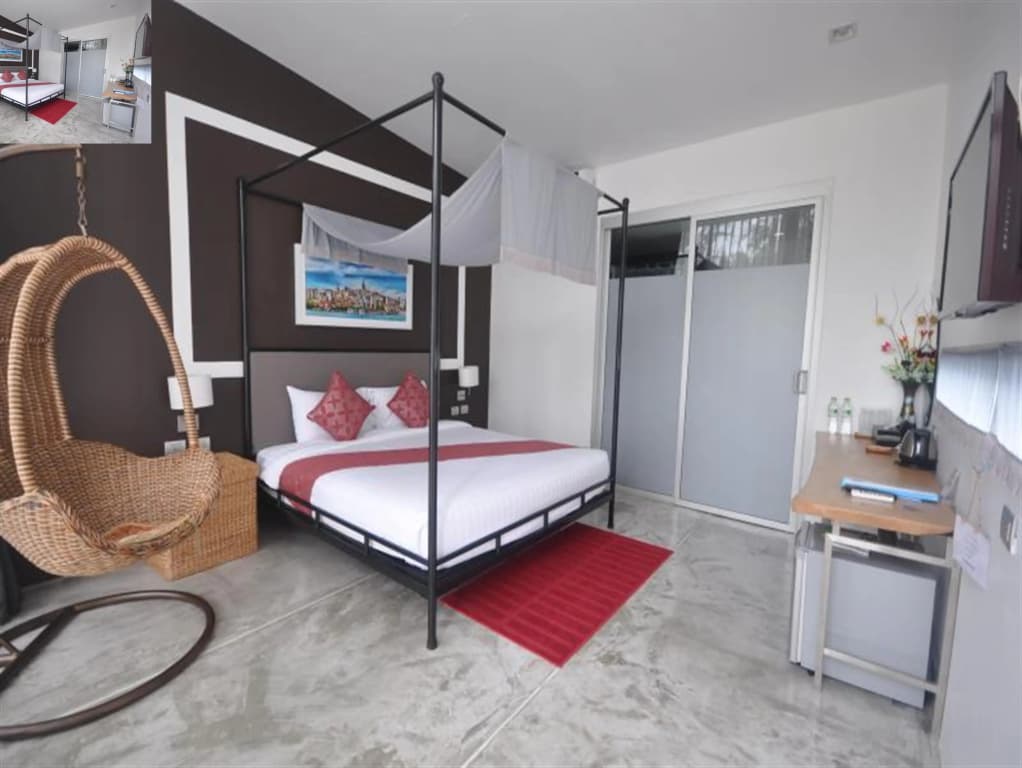 Deluxe room with pool view