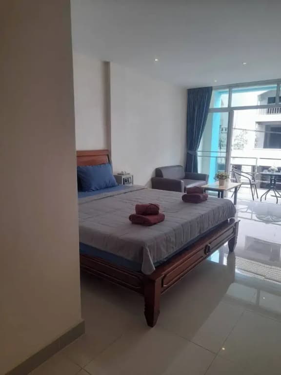 Deluxe Double room with balcony full double bed