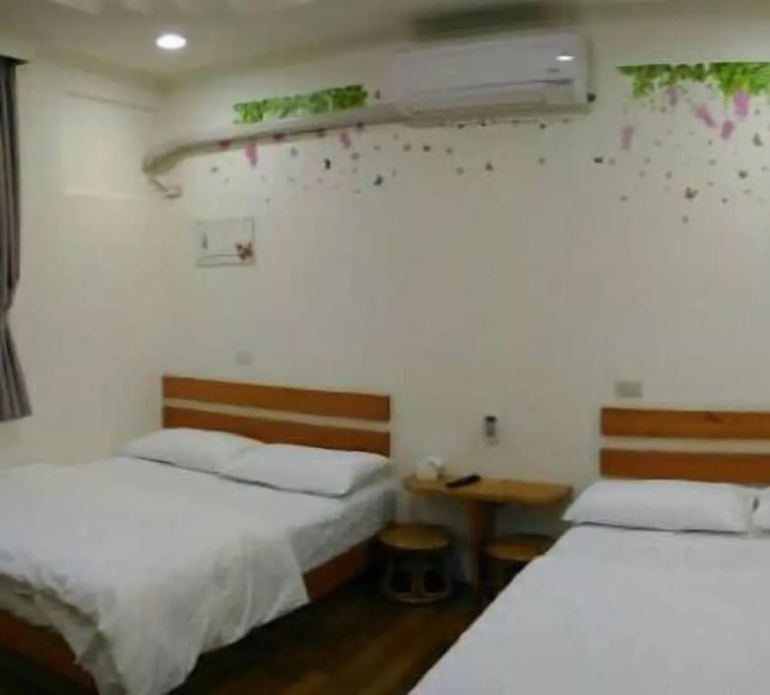 Economy room