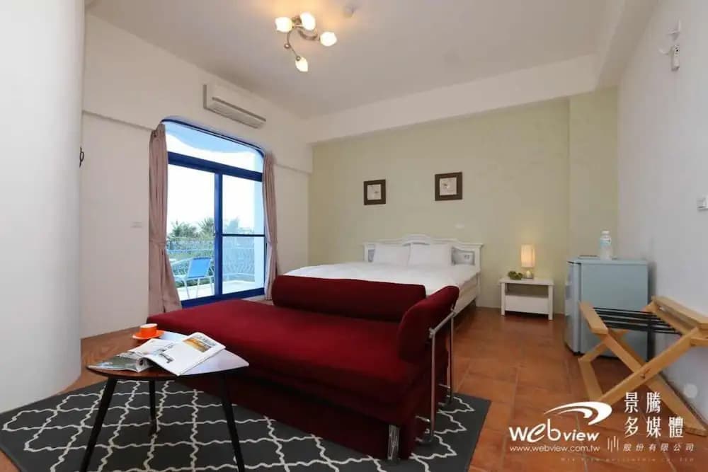 Standard Double room with ocean view full double bed