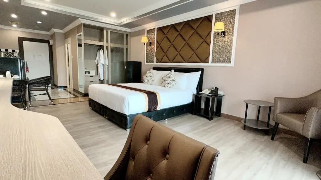 Hotel photo 12