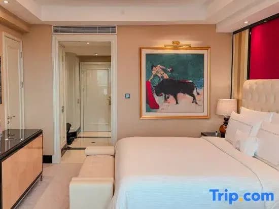 Premier room