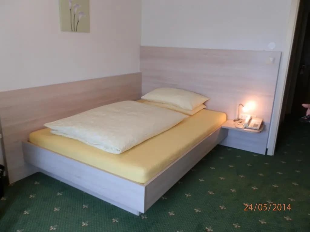 Economy room