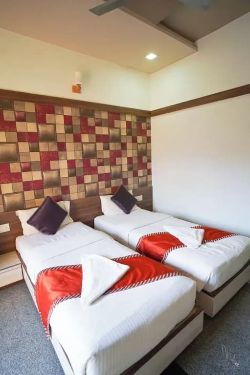 Deluxe Double room twin beds