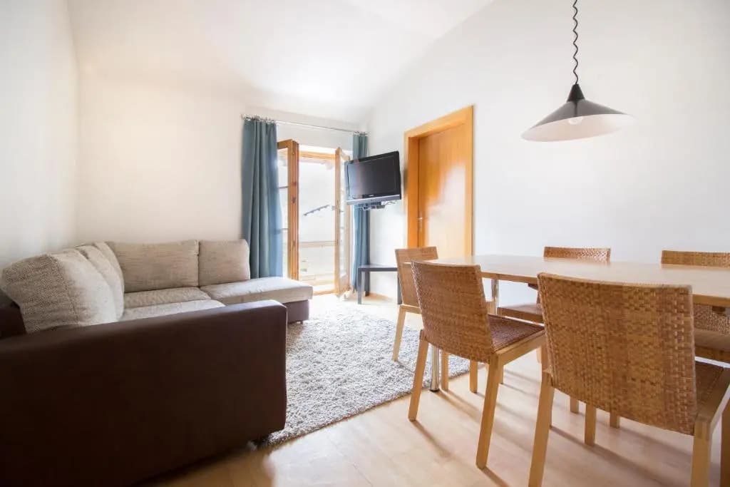 2 Bedrooms Apartment with balcony