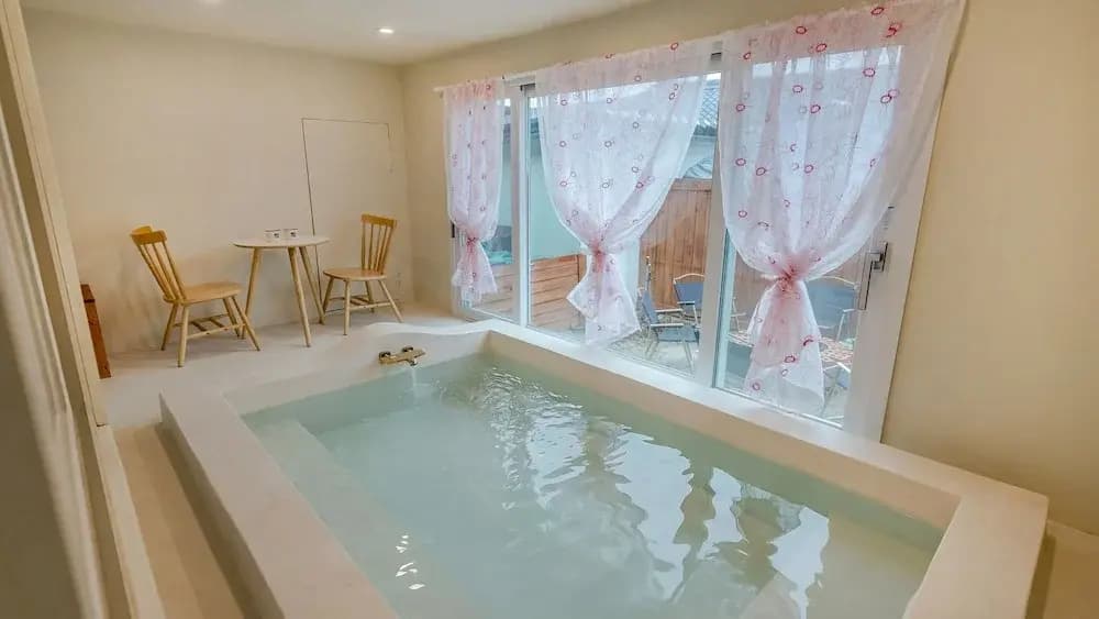 2 Bedrooms Villa
