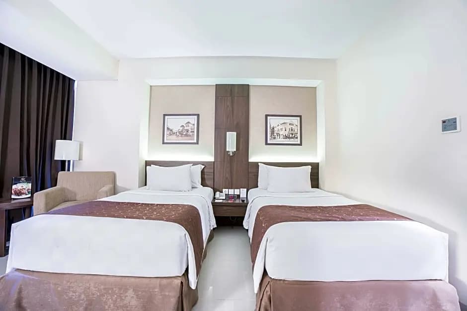 Superior room with city view