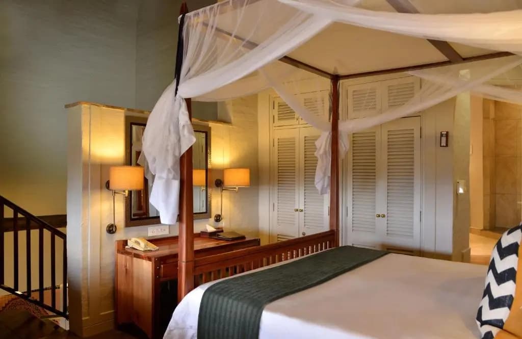 Double Suite full double bed