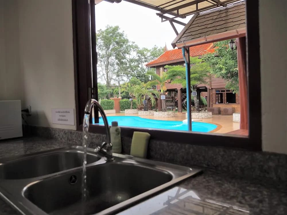 1 Bedroom Standard Double room with pool view full double bed