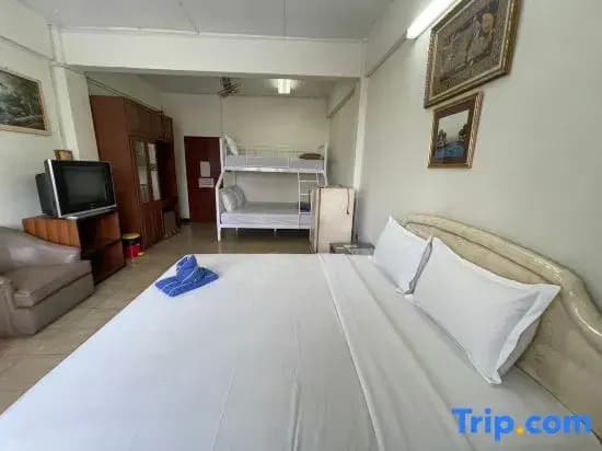 Deluxe Family room with balcony