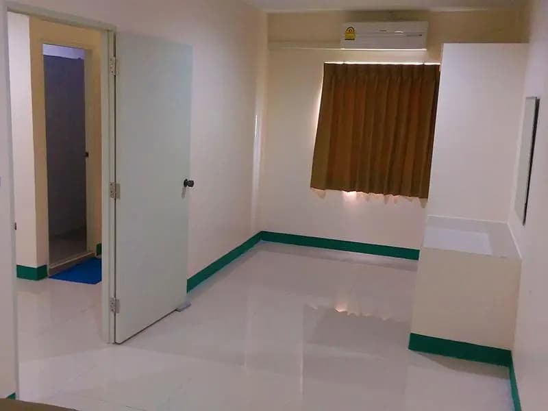 Double Suite full double bed