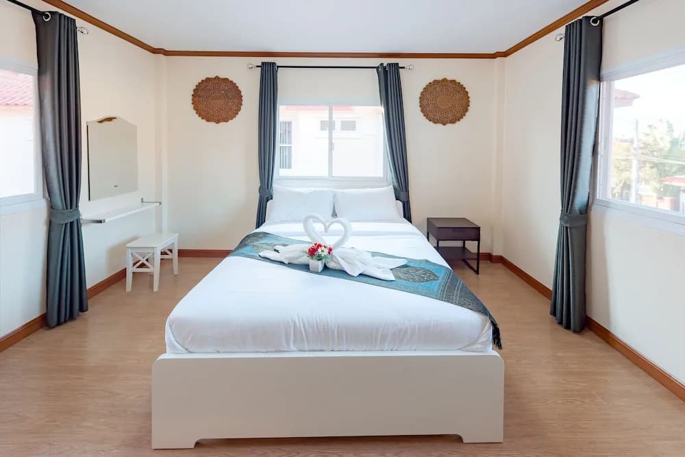 Double Suite full double bed