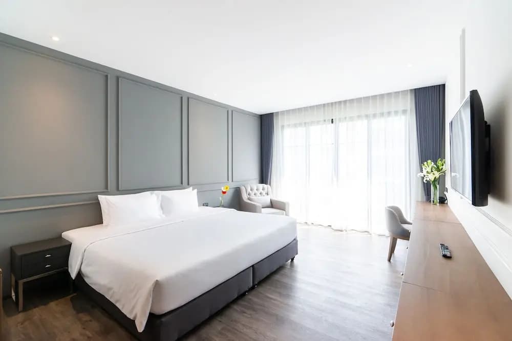 Deluxe Double room with balcony full double bed
