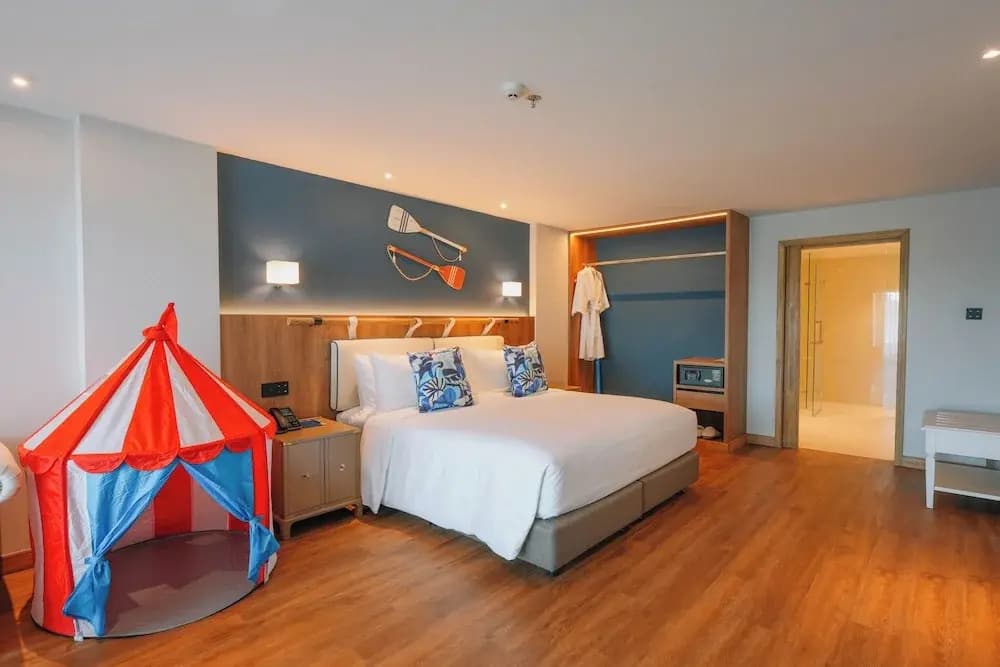 2 Bedrooms Family Suite with balcony