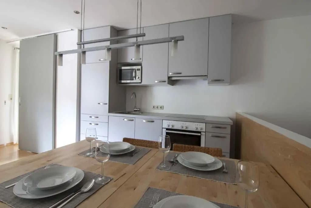 4 Bedrooms Apartment