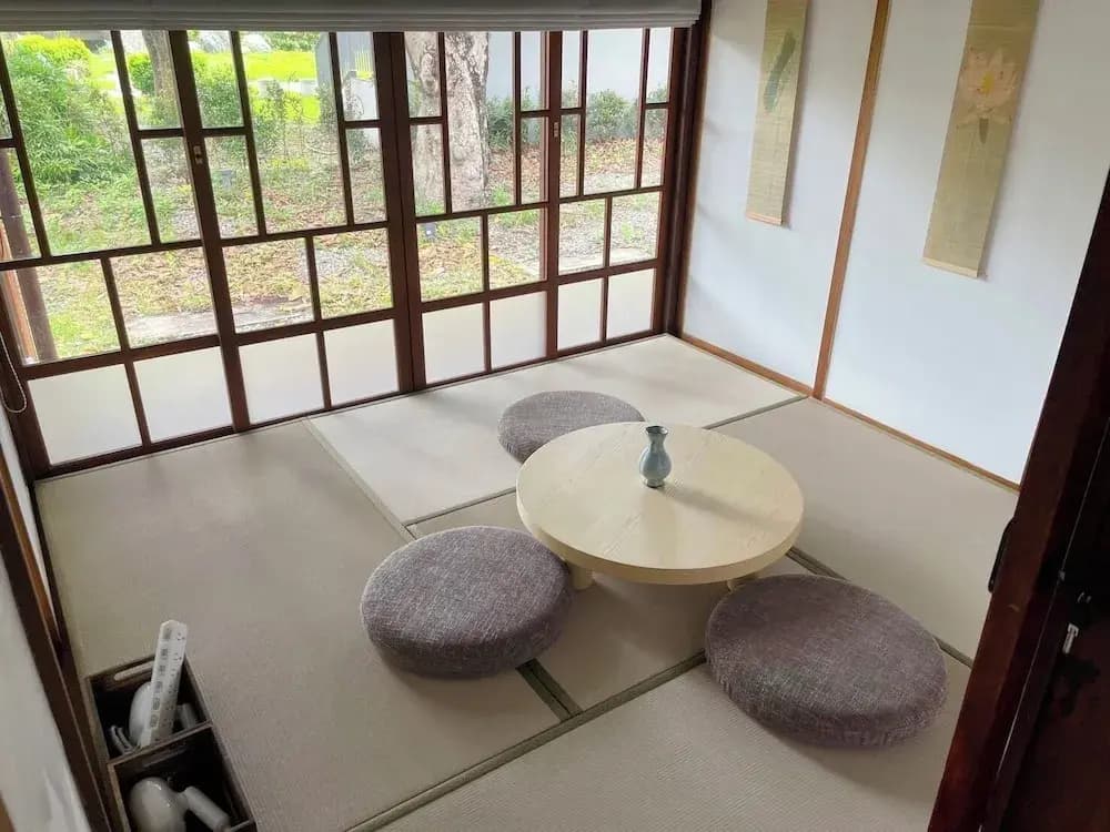4 Bedrooms Standard room with courtyard view