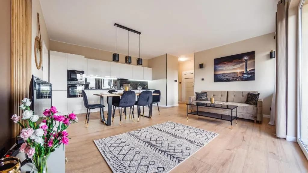 2 Bedrooms Apartment